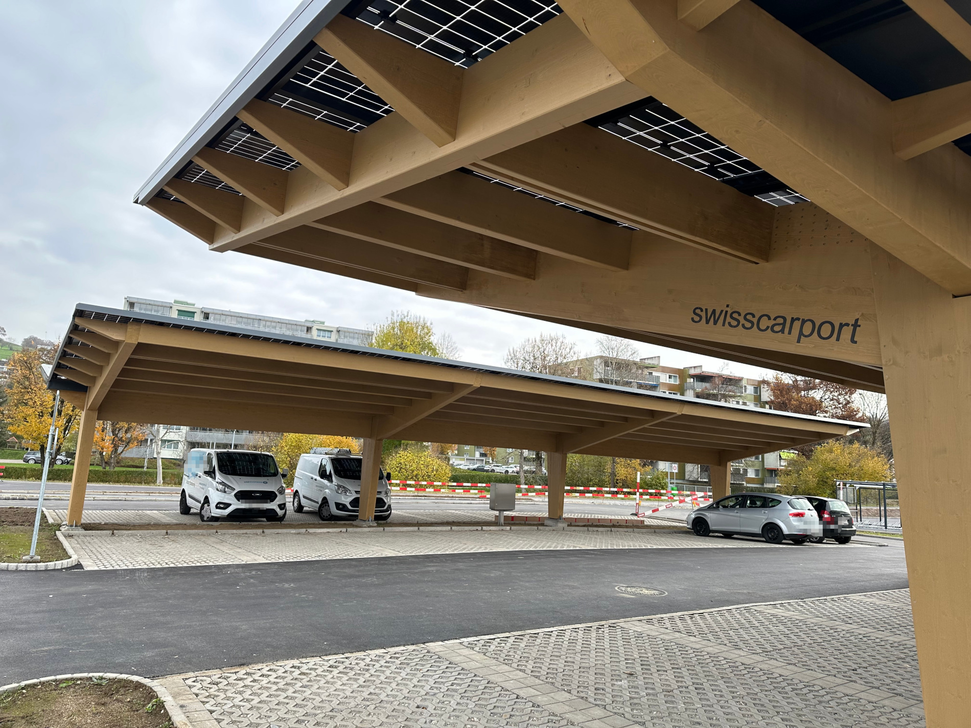 Referenzen-Galerie - 9.28 Solarcarport Nr. SO28 - swisscarport.ch